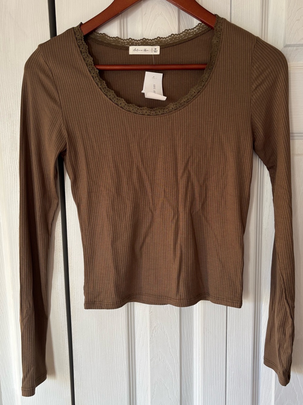 Active USA Ribbed Lace Detailing Long Sleeve Top Size Medium
